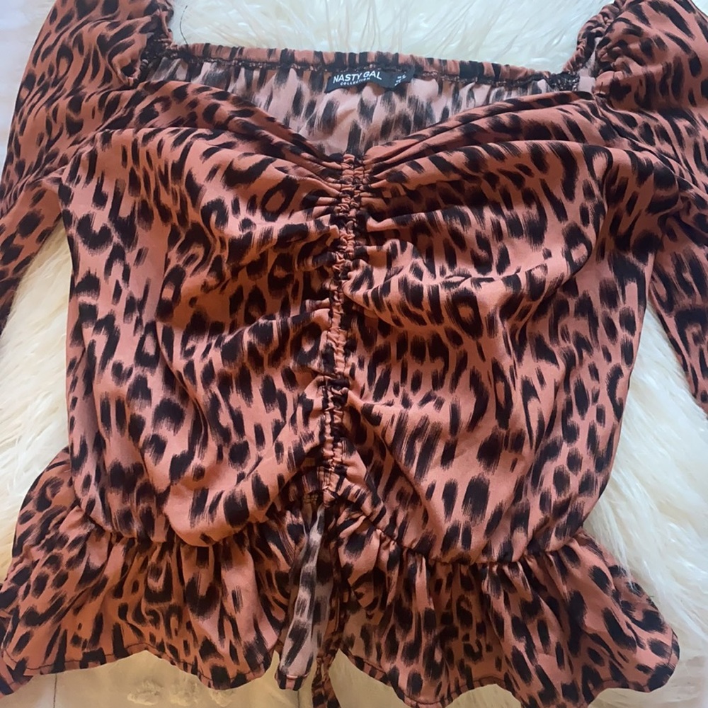 Nasty Gal Leopard Ruched Top - Picture 4 of 6